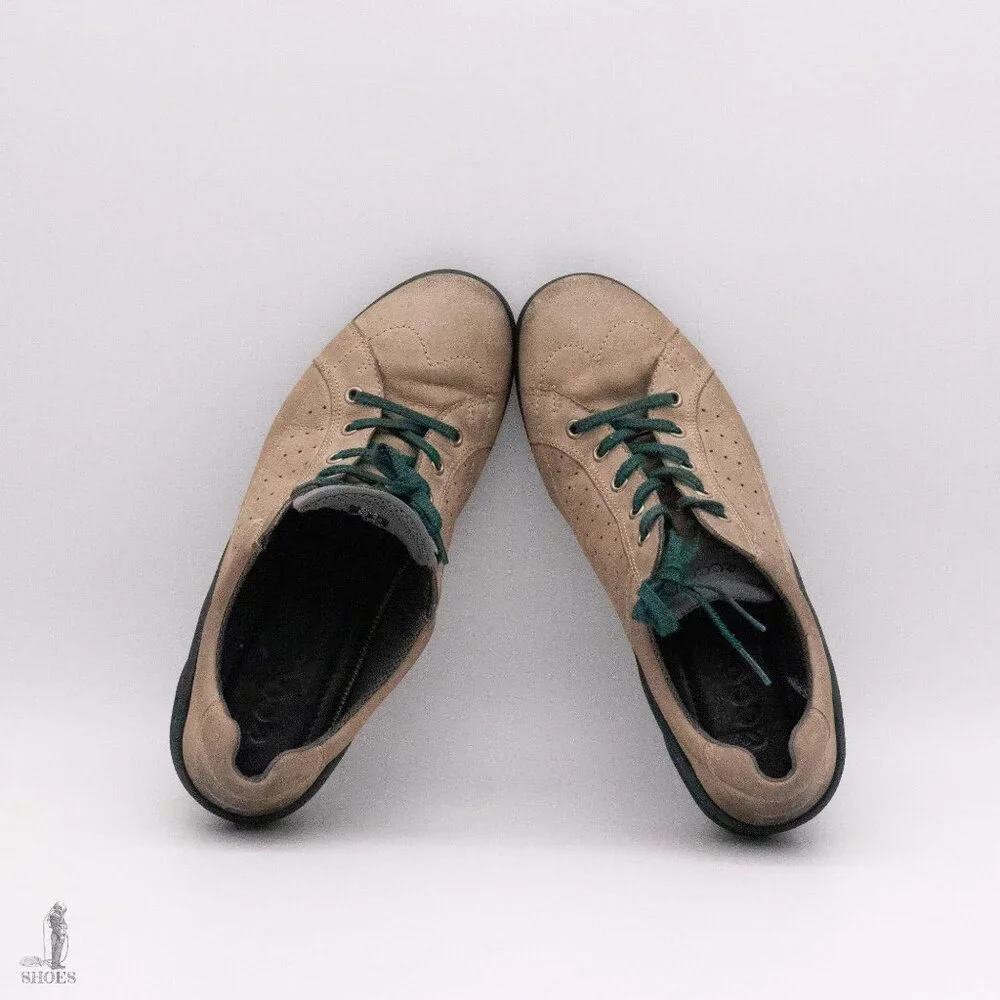 Ecco Minimalist Sneakers with Reflective Tongue Womens size 8-8.5 EU 39 - Picture 7 of 11